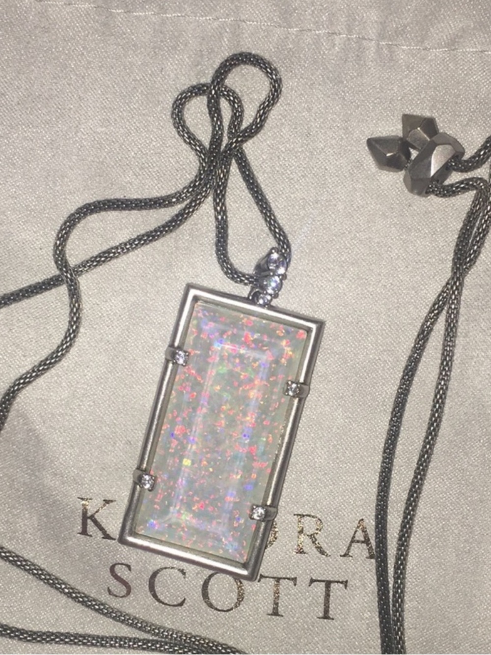 Kendra Scott Edith adjustable pendant necklace. - Picture 2 of 4